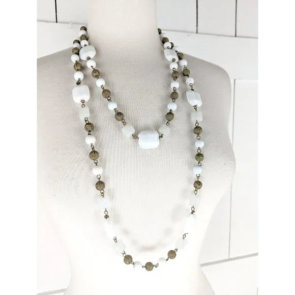 Vintage white milk glass gold chunky bead double layered long chain necklace - Picture 4 of 5